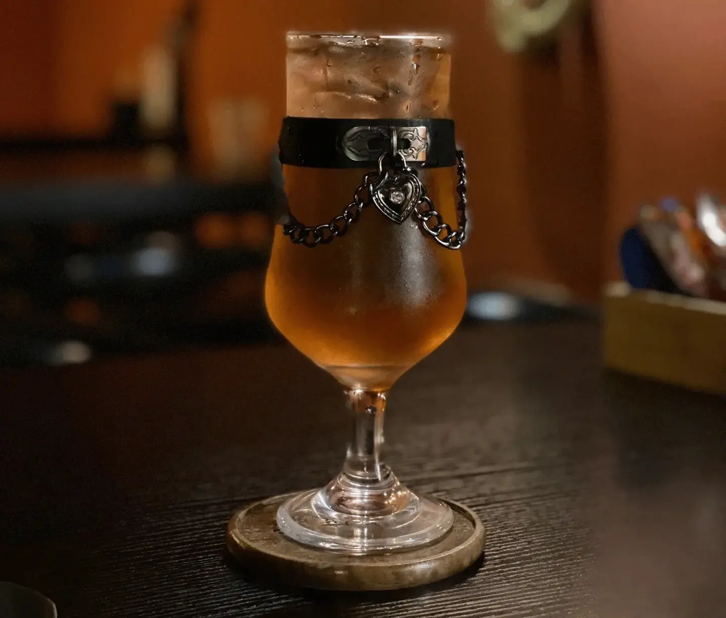 探索BDSM的边界：如何在爱与信任中找到真正的自我？ 一