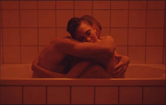 女王魅力背后的秘密:如何在BDSM中找到真实的自我 一